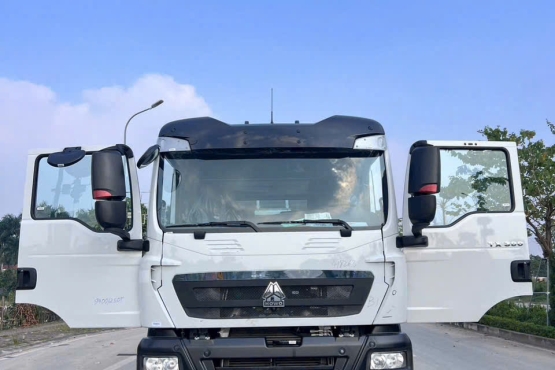 XE BỒN TRỘN BÊ TÔNG 14 KHỐI HOWO TX350 4 CHÂN